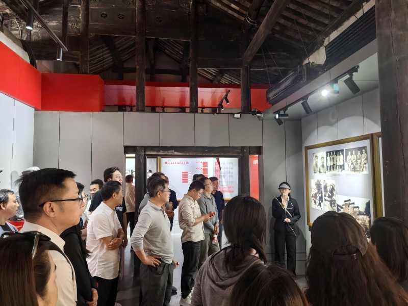 循跡悟思想 發(fā)揚鐵作風(fēng) 凝心促踐行 亞通新材黨總支開展主題黨日活動3.jpg